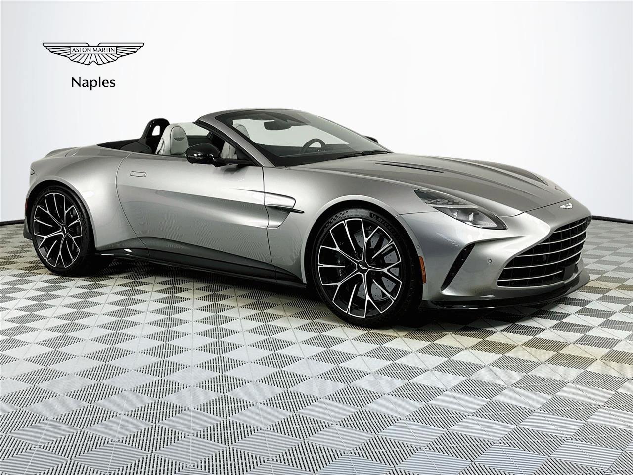 Used 2026 Aston Martin V8 Vantage Coupe RWD image 1