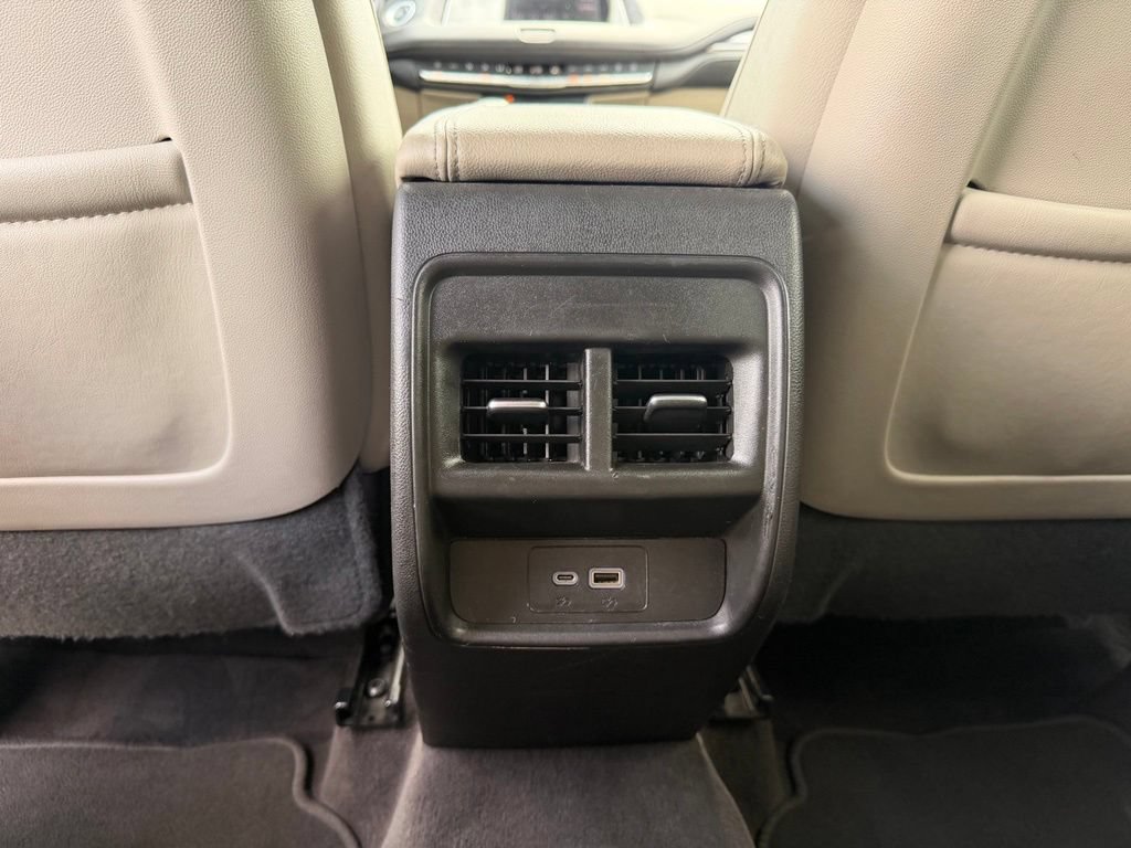 Used 2022 Cadillac XT4 Luxury FWD image 29