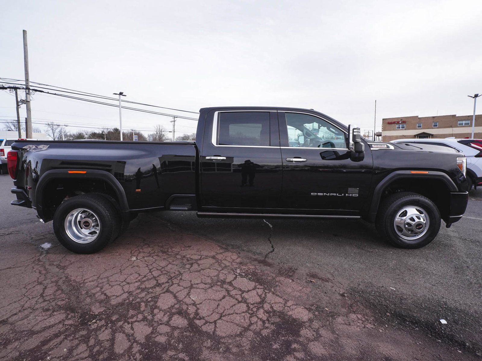 Used 2022 GMC Sierra 3500 Denali image 4