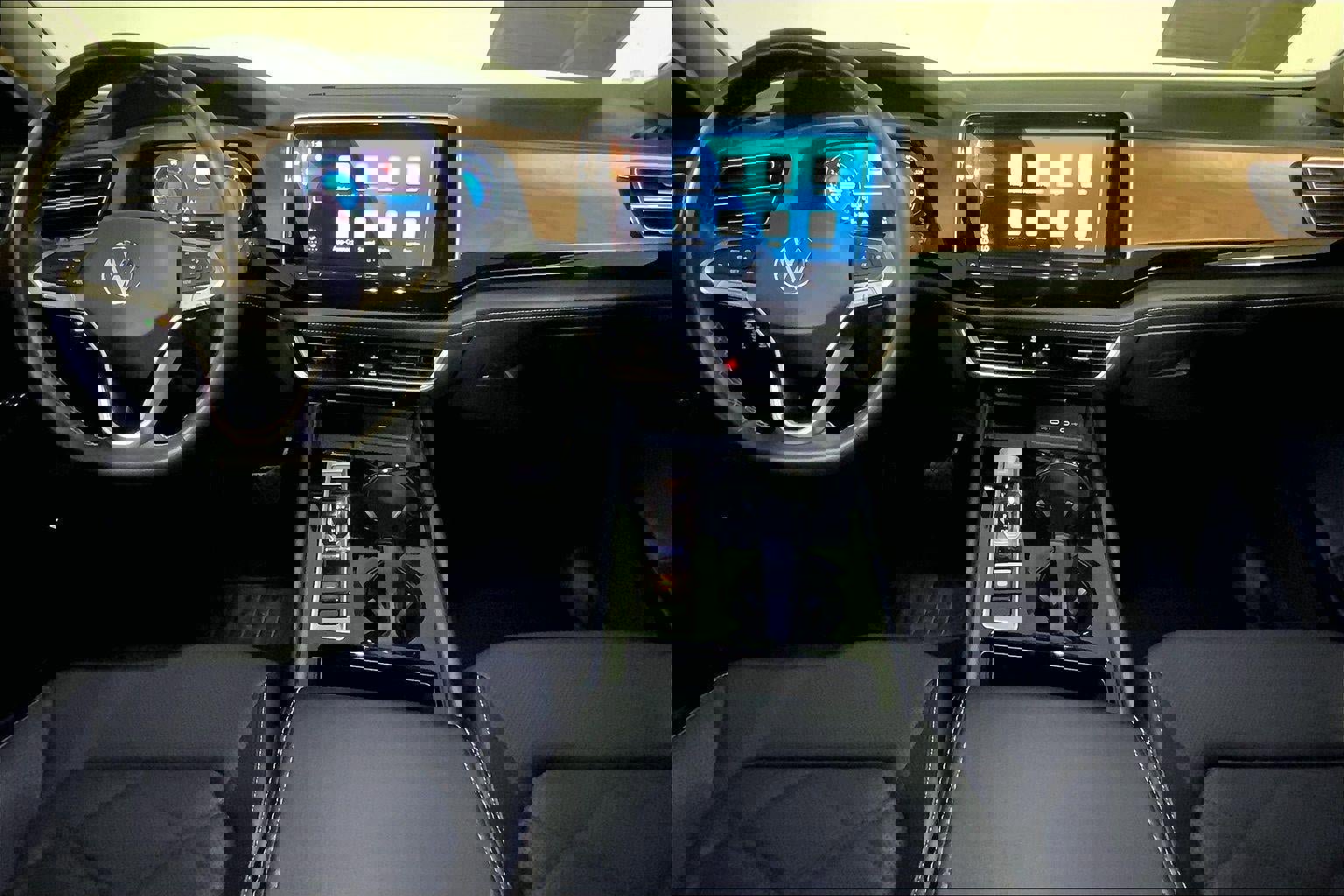 Used 2024 Volkswagen Atlas SE image 15