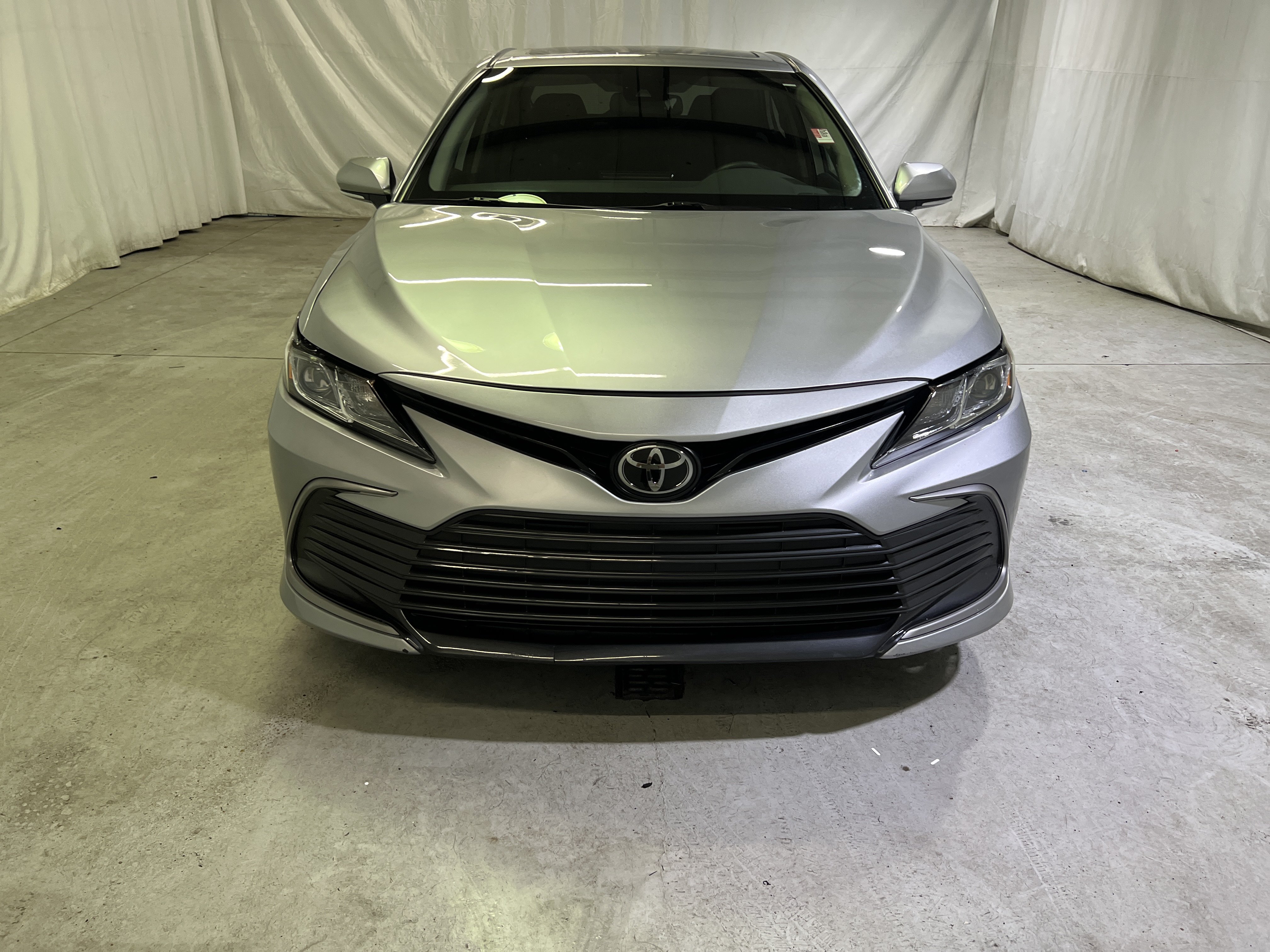 Used 2024 Toyota Camry LE w/ Convenience Package FWD image 3