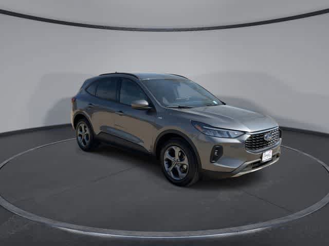 Used 2025 Ford Escape ST-Line Select AWD/4WD image 2