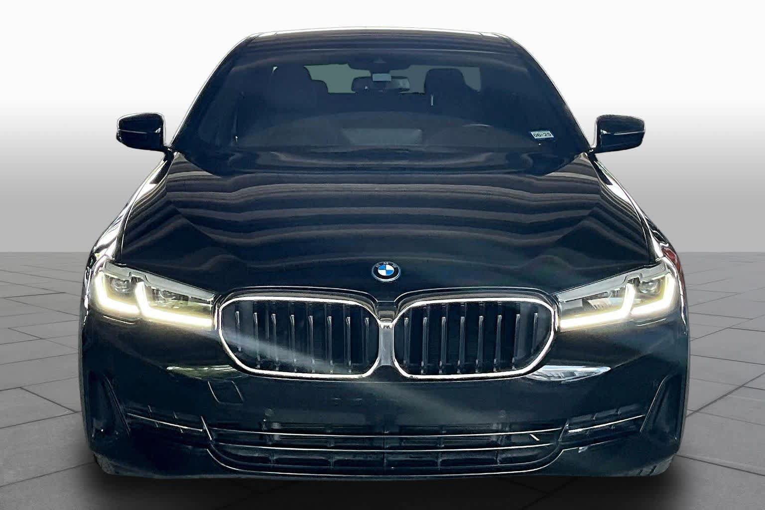 Used 2023 BMW 530e w/ Convenience Package RWD image 3