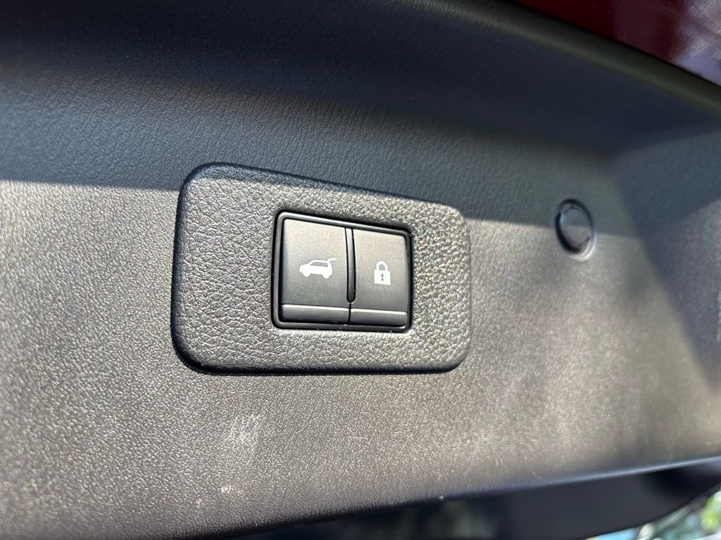 Used 2022 Nissan Armada Platinum w/ Captain's Chairs Package image 23