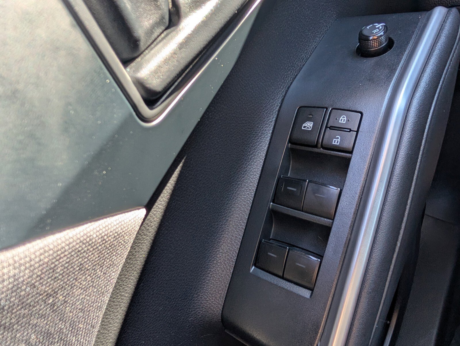 Used 2022 Toyota Highlander LE image 33