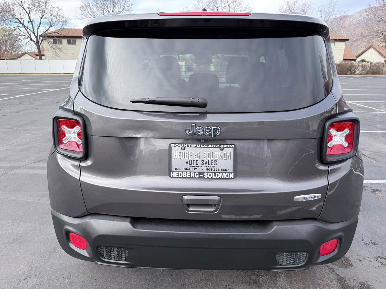Used 2018 Jeep Renegade Latitude FWD image 4