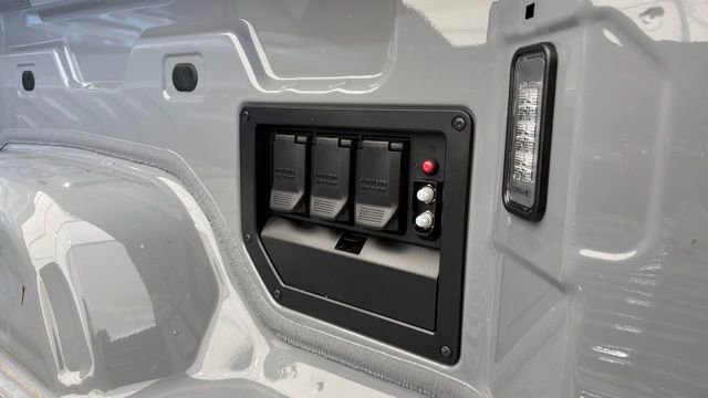 Used 2025 Chevrolet Silverado EV LT AWD/4WD image 6