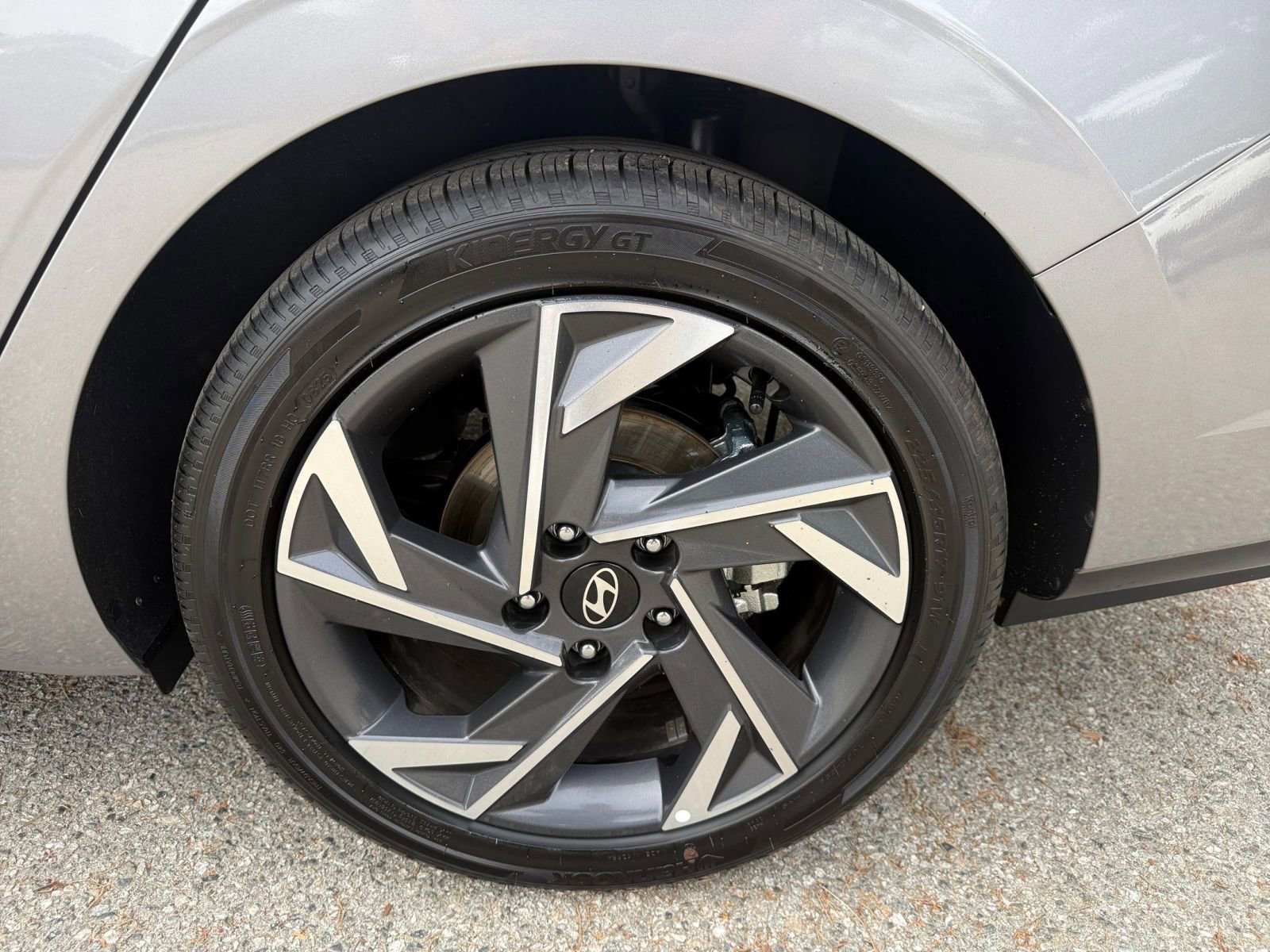 Used 2025 Hyundai Elantra Limited image 28