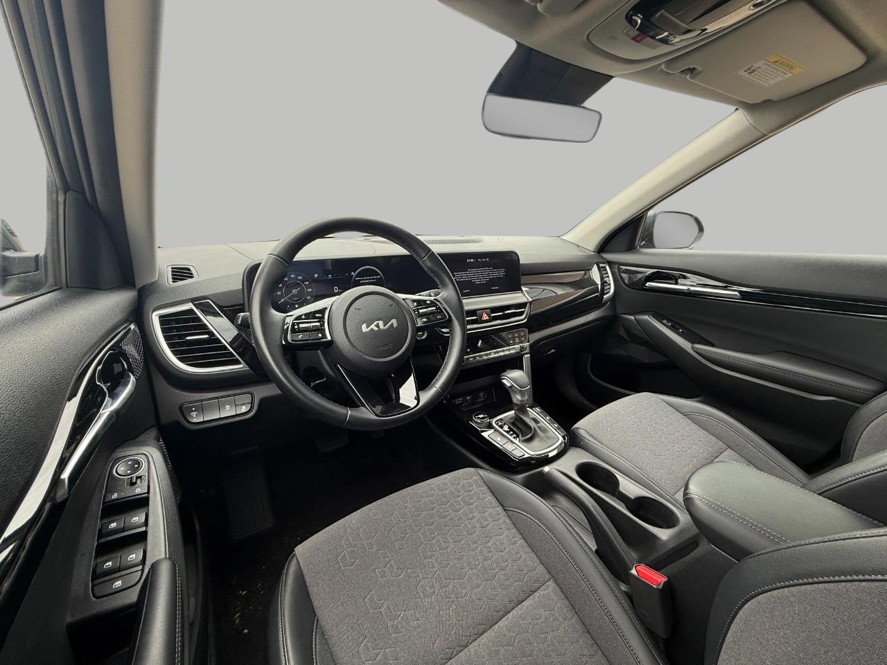 Used 2024 Kia Seltos S AWD/4WD image 24