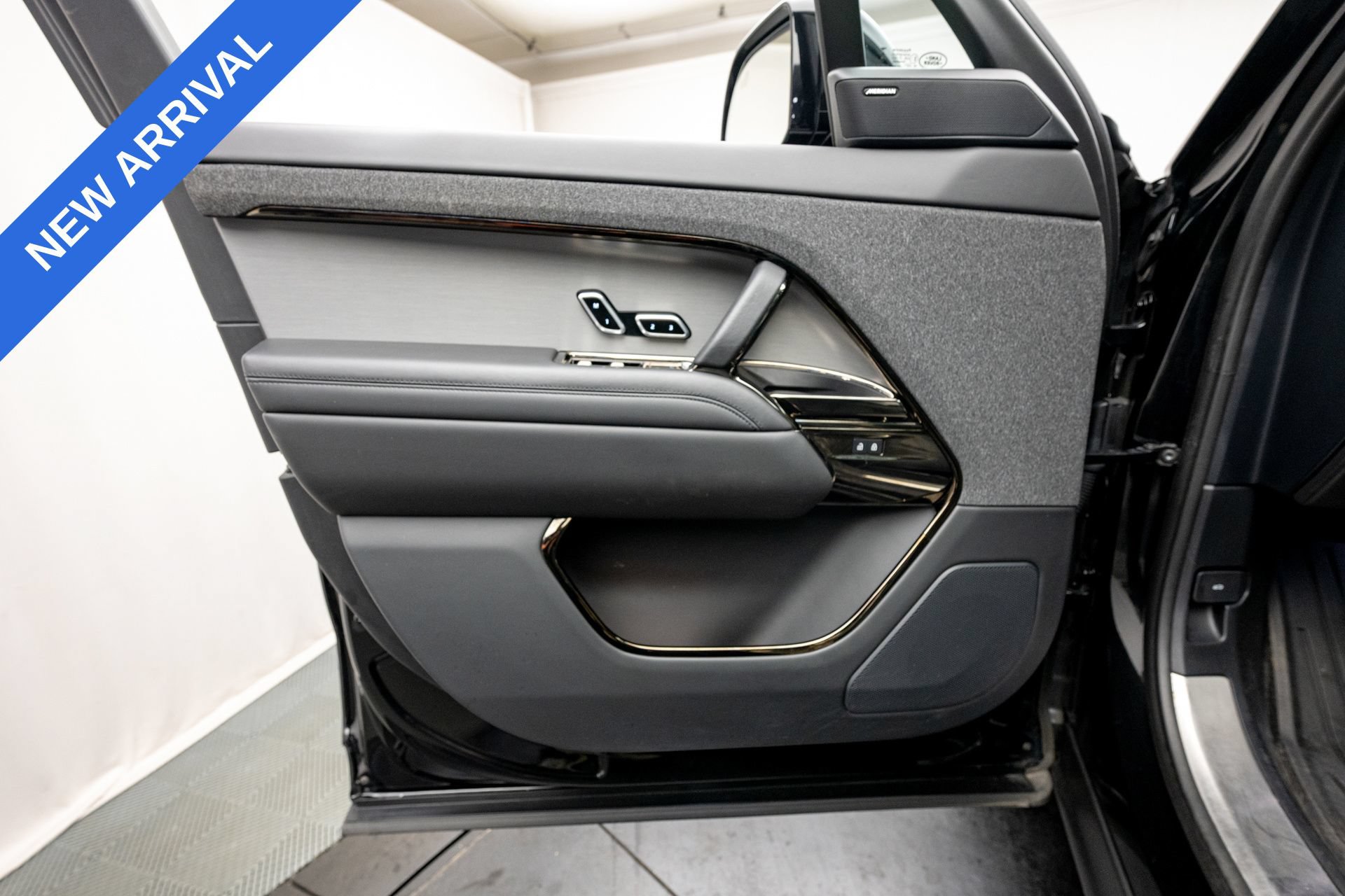 Used 2024 Land Rover Range Rover Sport Dynamic SE AWD/4WD image 28