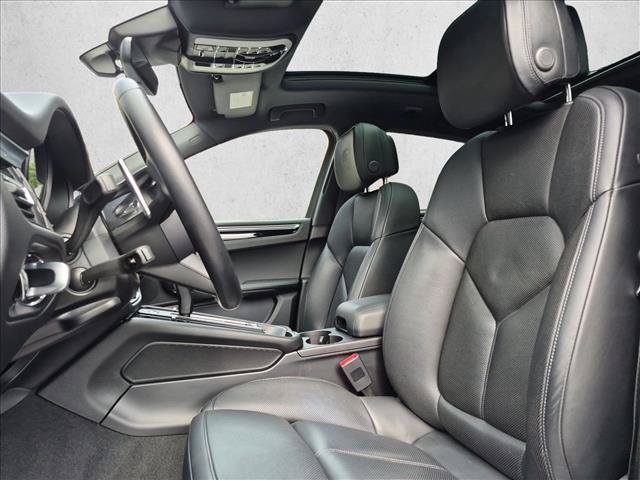 Used 2023 Porsche Macan S AWD/4WD image 21