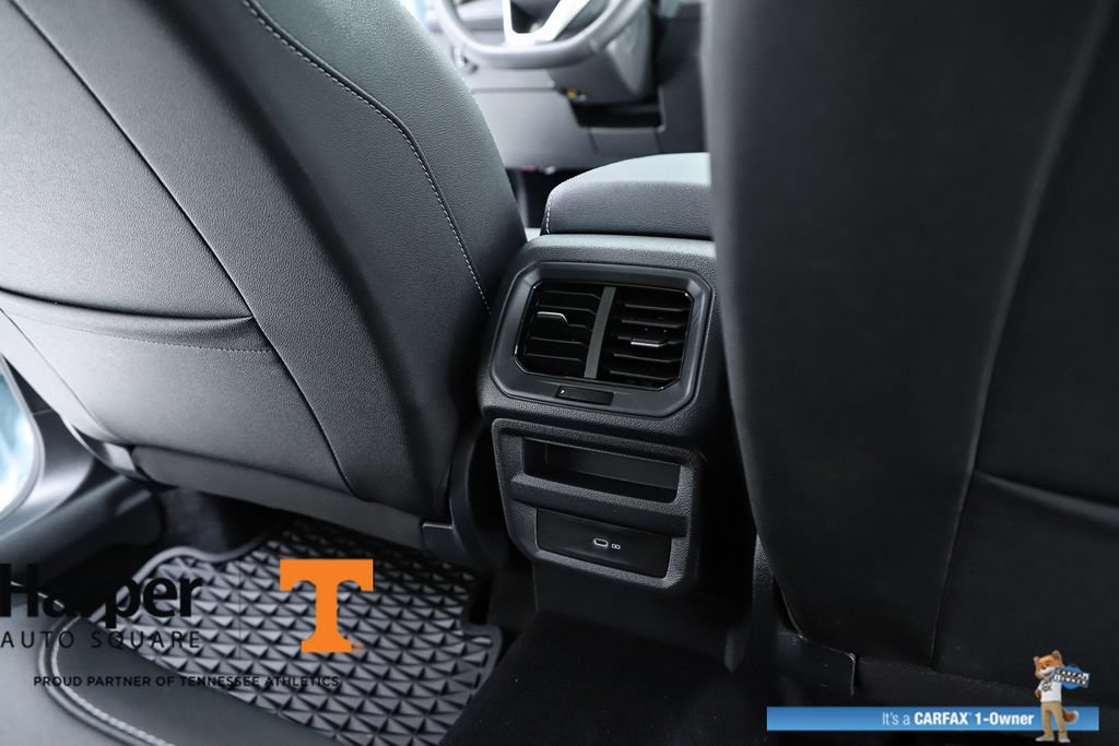 Used 2025 Volkswagen Taos SE FWD image 37