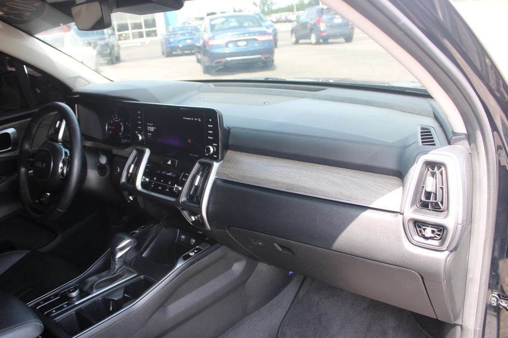 Used 2023 Kia Sorento S w/ Panoramic Sunroof Package AWD/4WD image 31