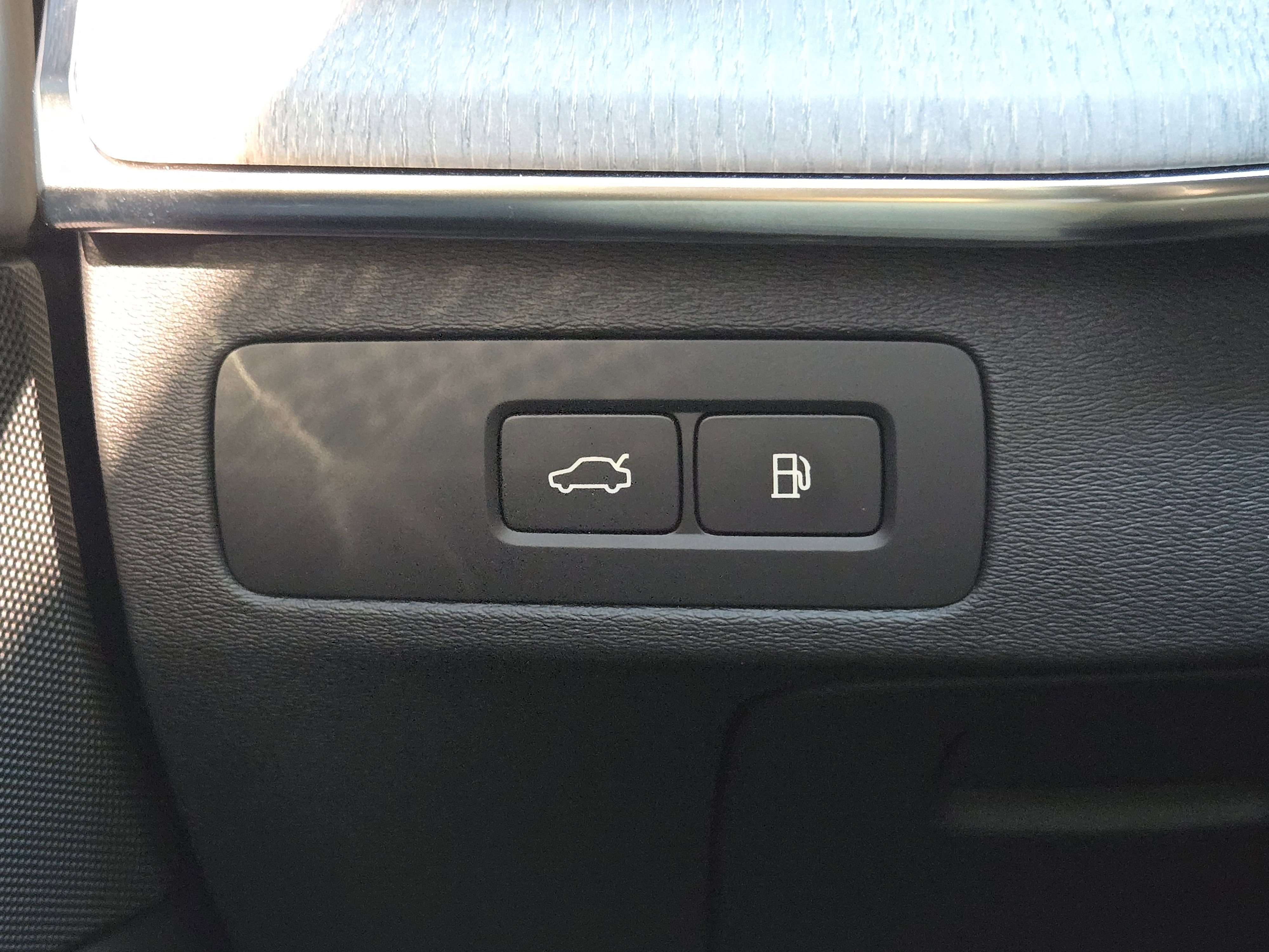 Used 2026 Volvo XC90 T8 Ultra image 25