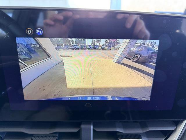 Used 2025 Chevrolet Equinox LT w/ Convenience Package II FWD image 22
