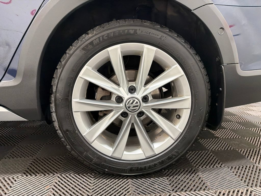 Used 2017 Volkswagen Golf Alltrack SE AWD/4WD image 34