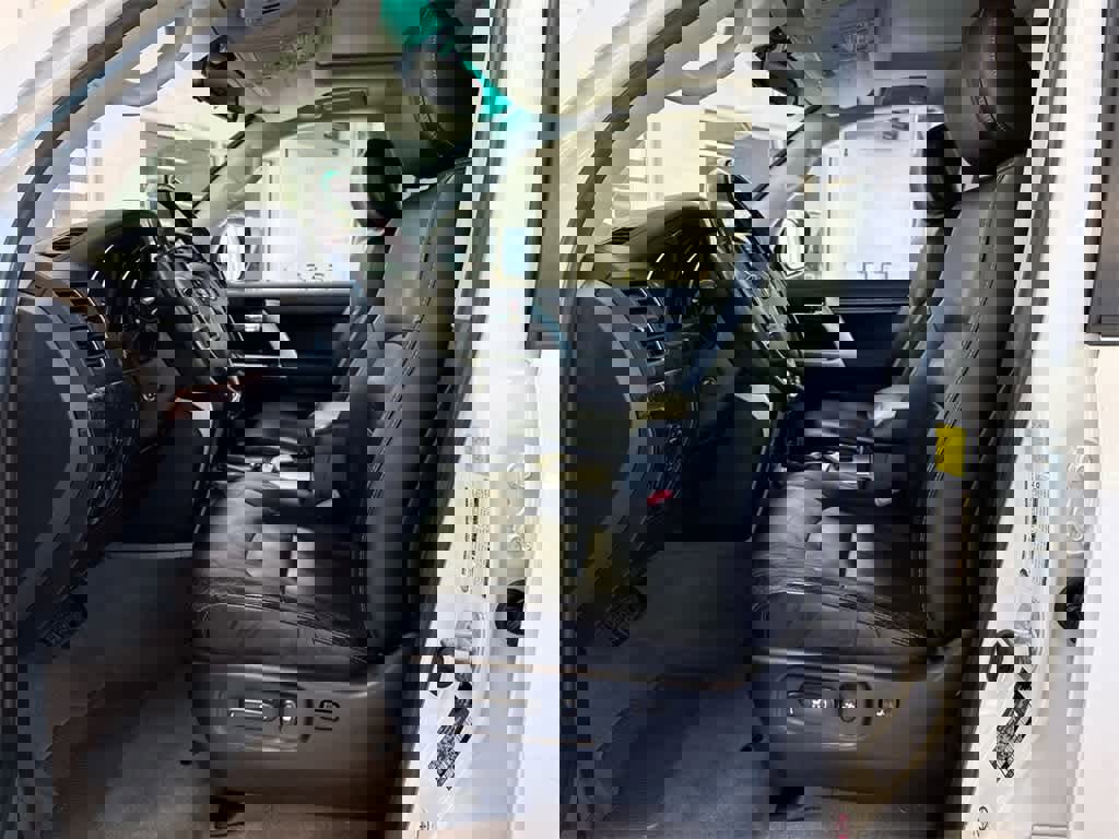 Used 2015 Toyota Land Cruiser image 17