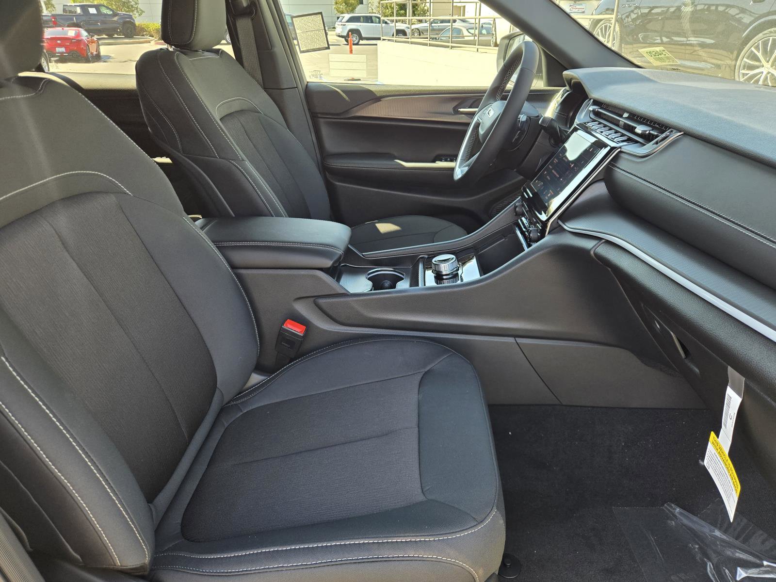 New 2026 Jeep Grand Cherokee L Laredo RWD image 34