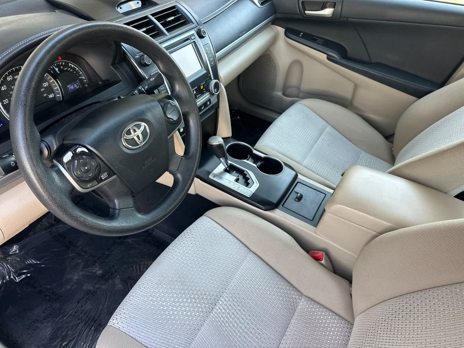 Used 2012 Toyota Camry LE FWD image 12