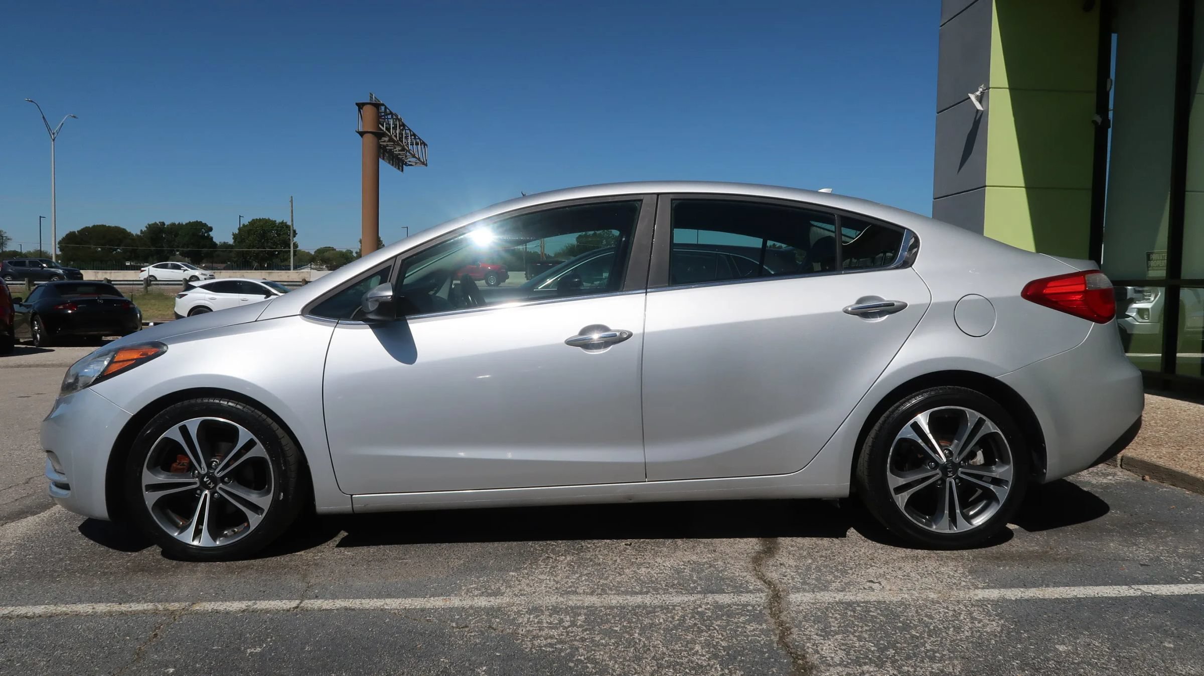 Used 2015 Kia Forte EX w/ UVO Package W/17" Alloys FWD image 7