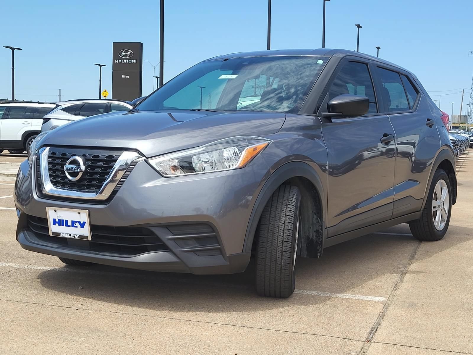 Used 2020 Nissan Kicks S FWD image 2
