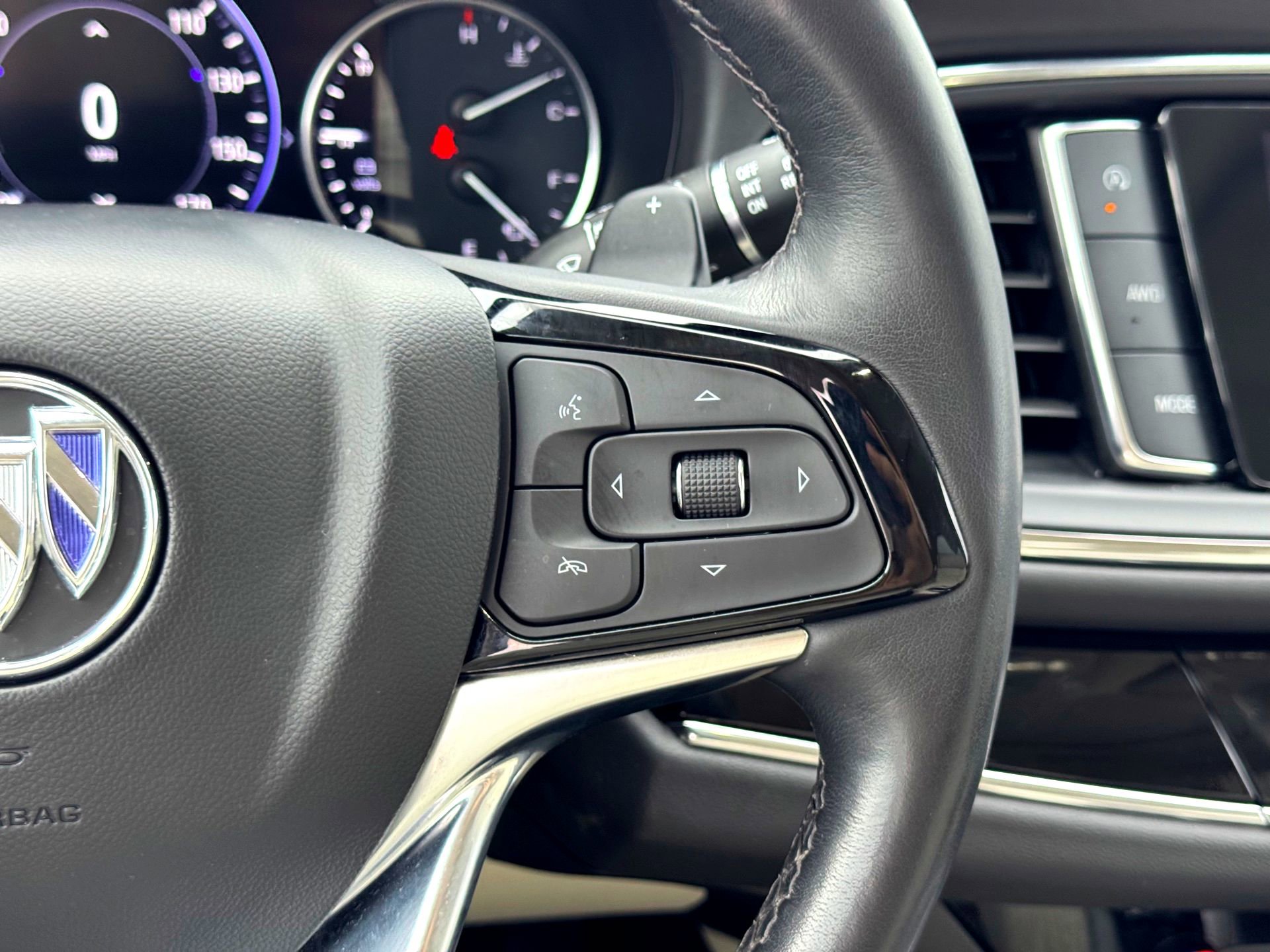 Used 2024 Buick Enclave Avenir w/ Avenir Technology Package image 28