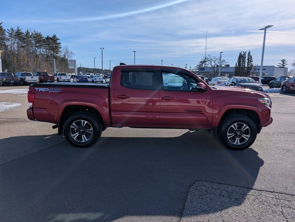 Used 2017 Toyota Tacoma TRD Sport w/ Tow Package (A/T) image 6
