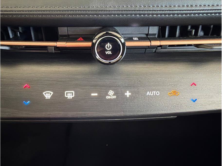 Used 2024 Nissan Ariya AWD image 26