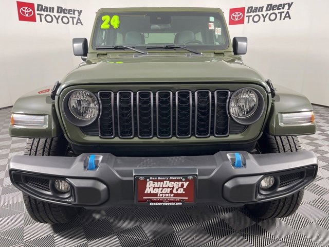 Used 2024 Jeep Wrangler Unlimited image 19