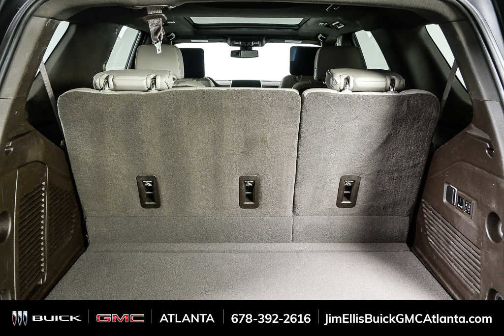 Used 2021 GMC Yukon SLT w/ SLT Premium Package image 34