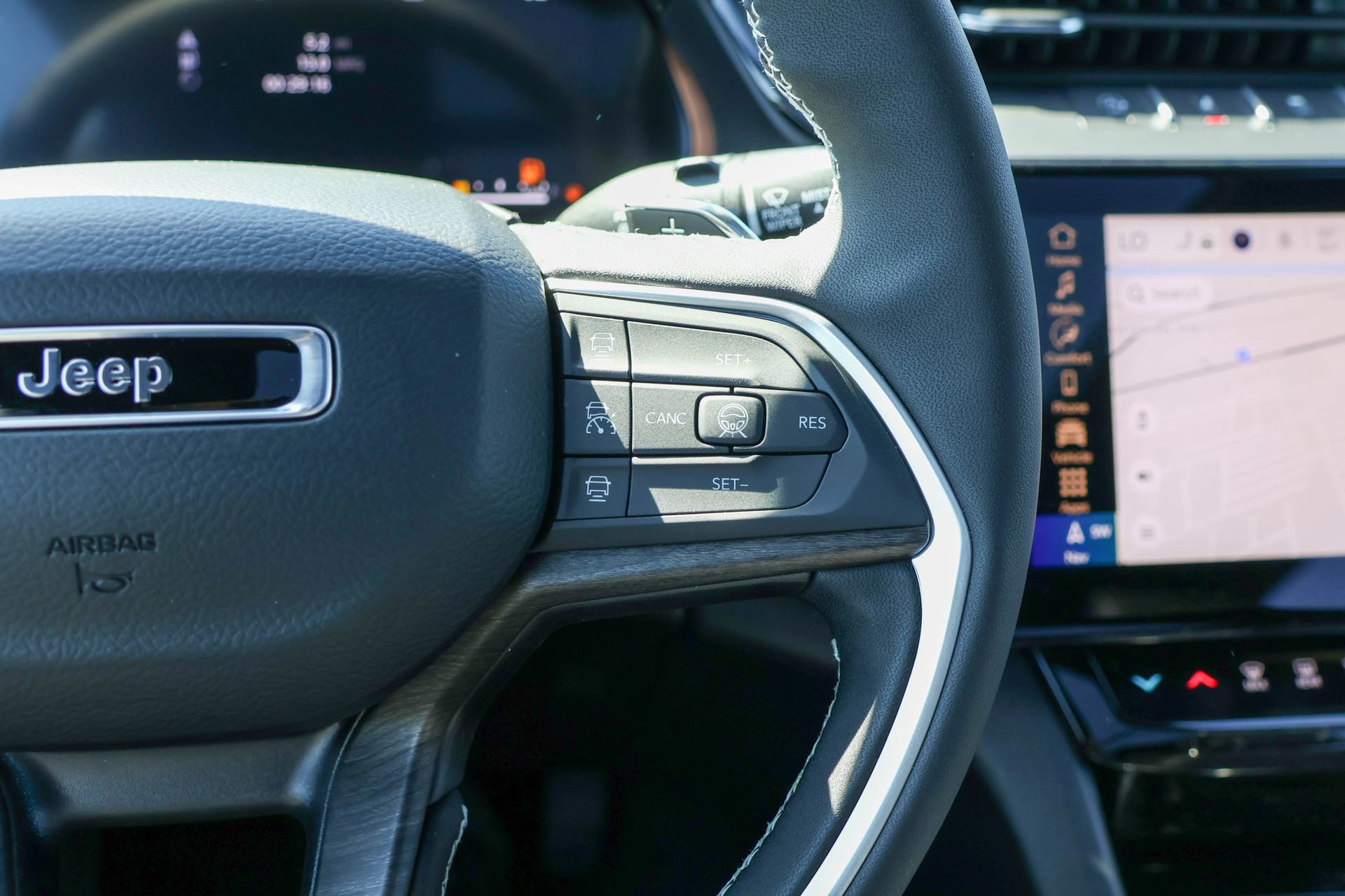 New 2026 Jeep Grand Cherokee L Limited w/ Limited Altitude Package image 30