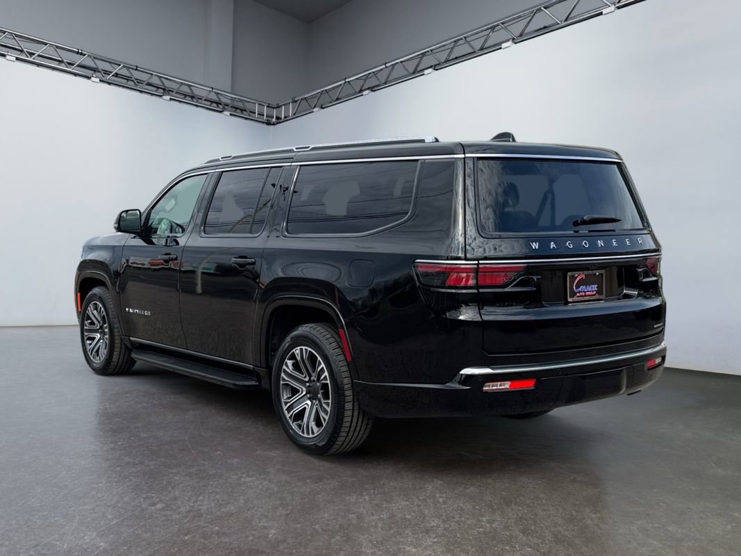 Used 2024 Jeep Wagoneer L Series II w/ Flexible Seating Group image 7