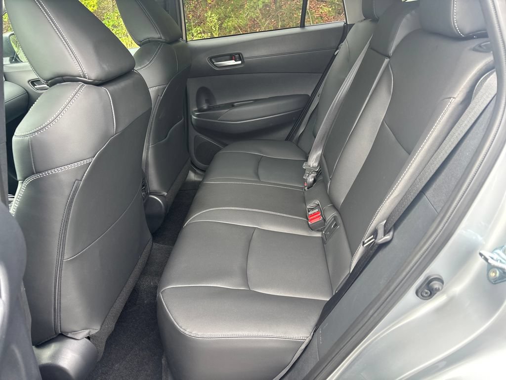 Used 2025 Toyota Corolla Cross XLE FWD image 31