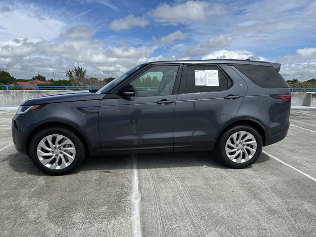 Used 2025 Land Rover Discovery S image 17