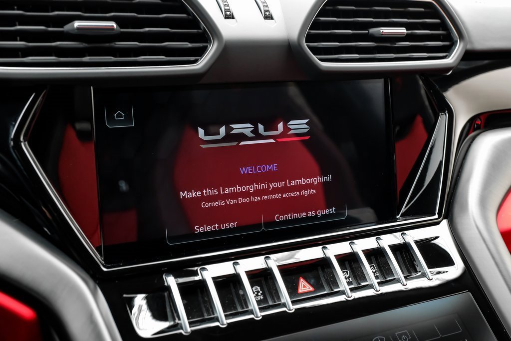 Used 2022 Lamborghini Urus image 24