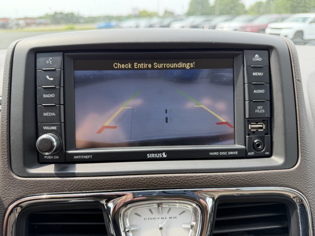 Used 2012 Chrysler Town & Country Touring w/ Entertainment Group #1 FWD image 27