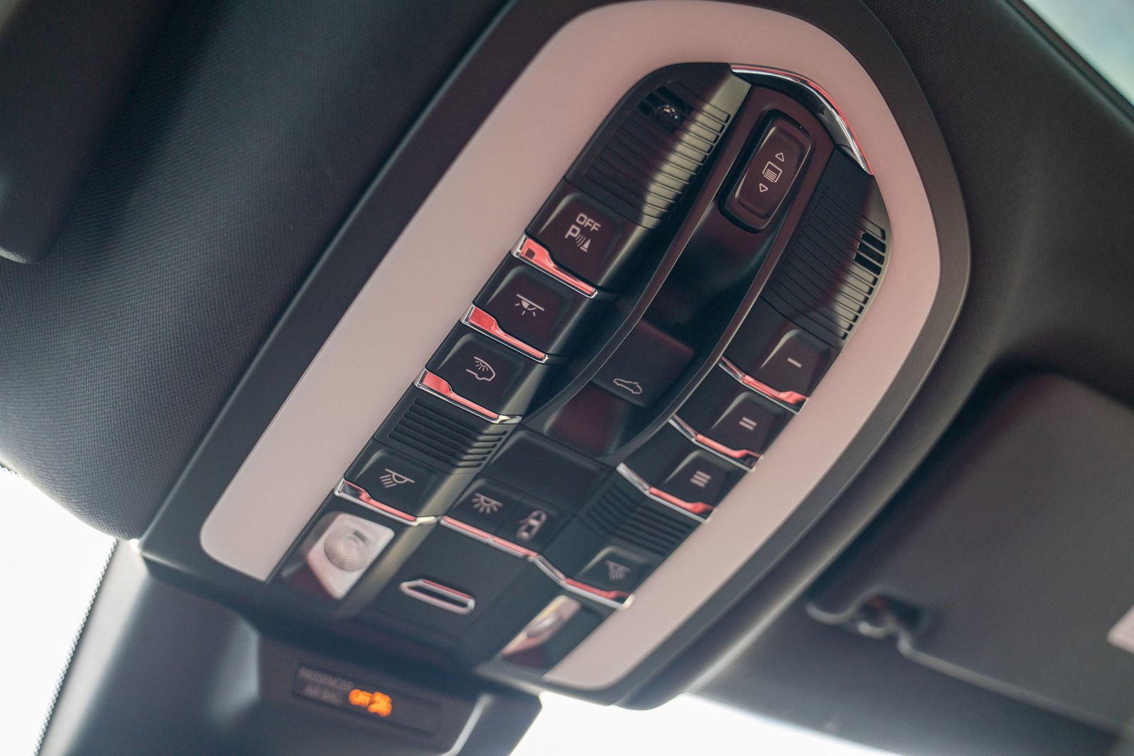 Used 2025 Porsche Macan image 22