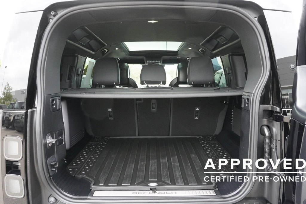 Used 2026 Land Rover Defender 110 OCTA AWD/4WD image 31