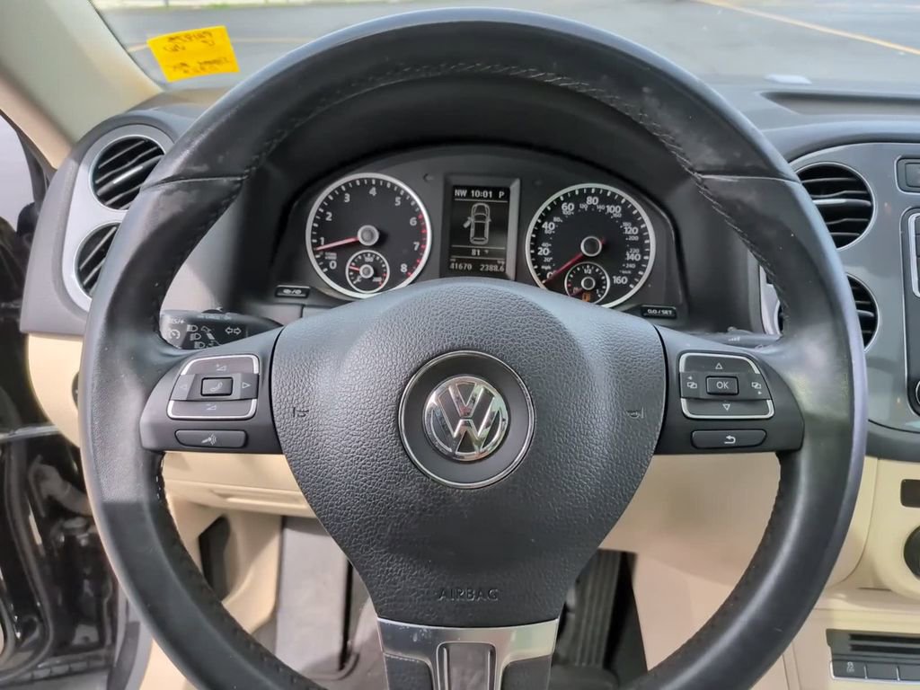 Used 2017 Volkswagen Tiguan SEL FWD image 22