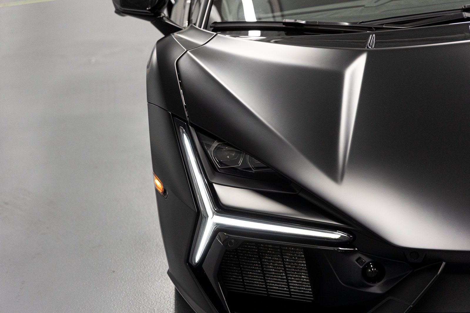 Used 2024 Lamborghini Revuelto AWD/4WD image 16