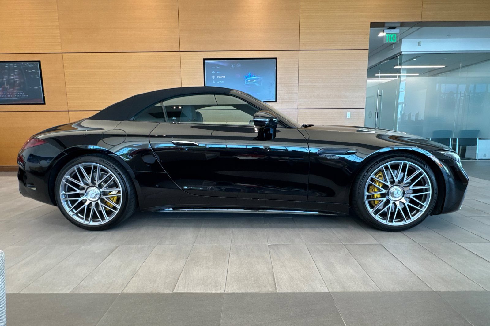 Used 2022 Mercedes-Benz SL 63 AMG 4MATIC image 2