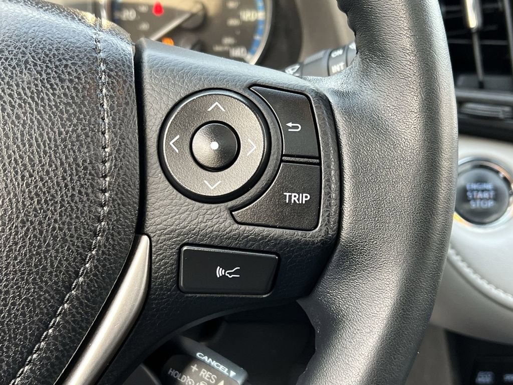 Used 2017 Toyota RAV4 Platinum image 29
