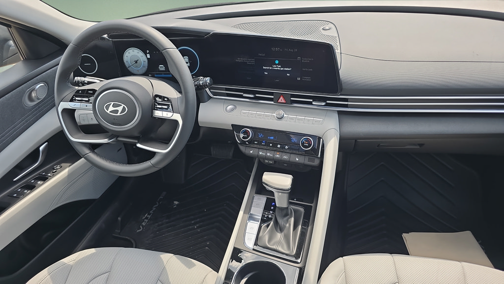 New 2026 Hyundai Elantra Limited FWD image 11