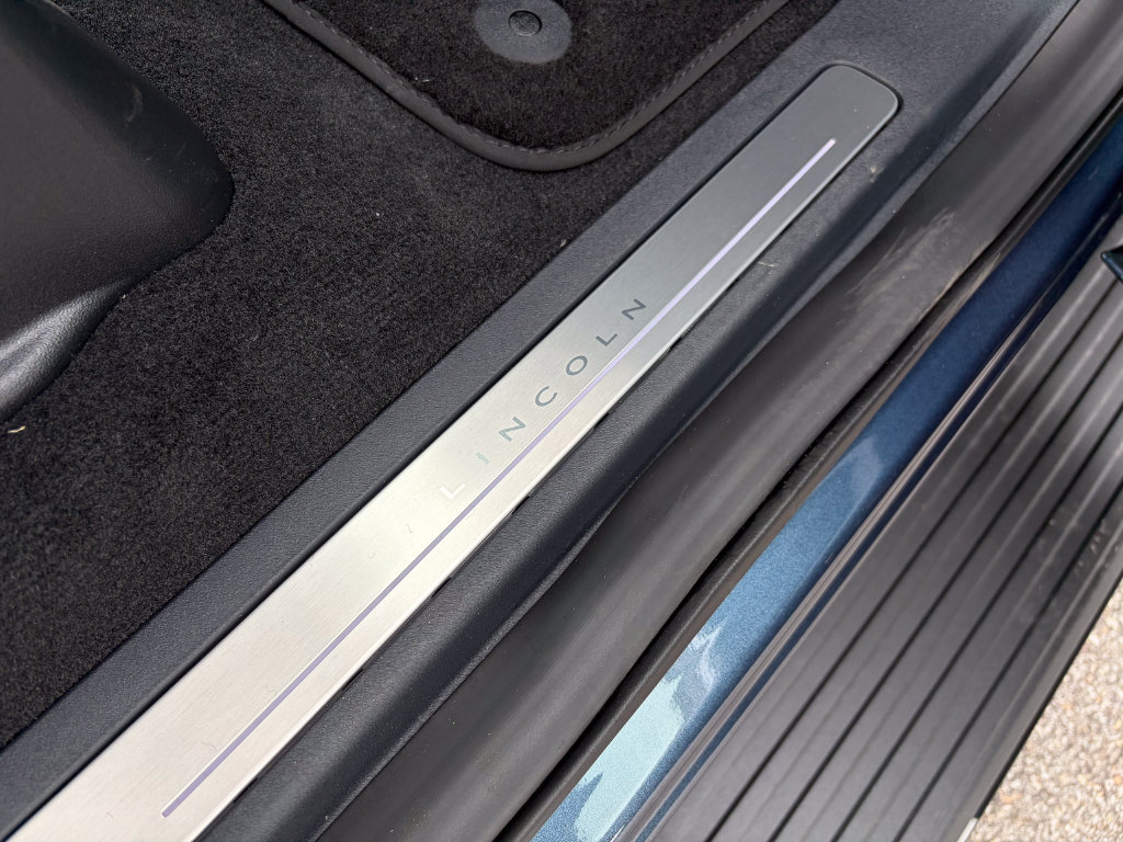 New 2027 Lincoln Navigator Reserve AWD/4WD image 36