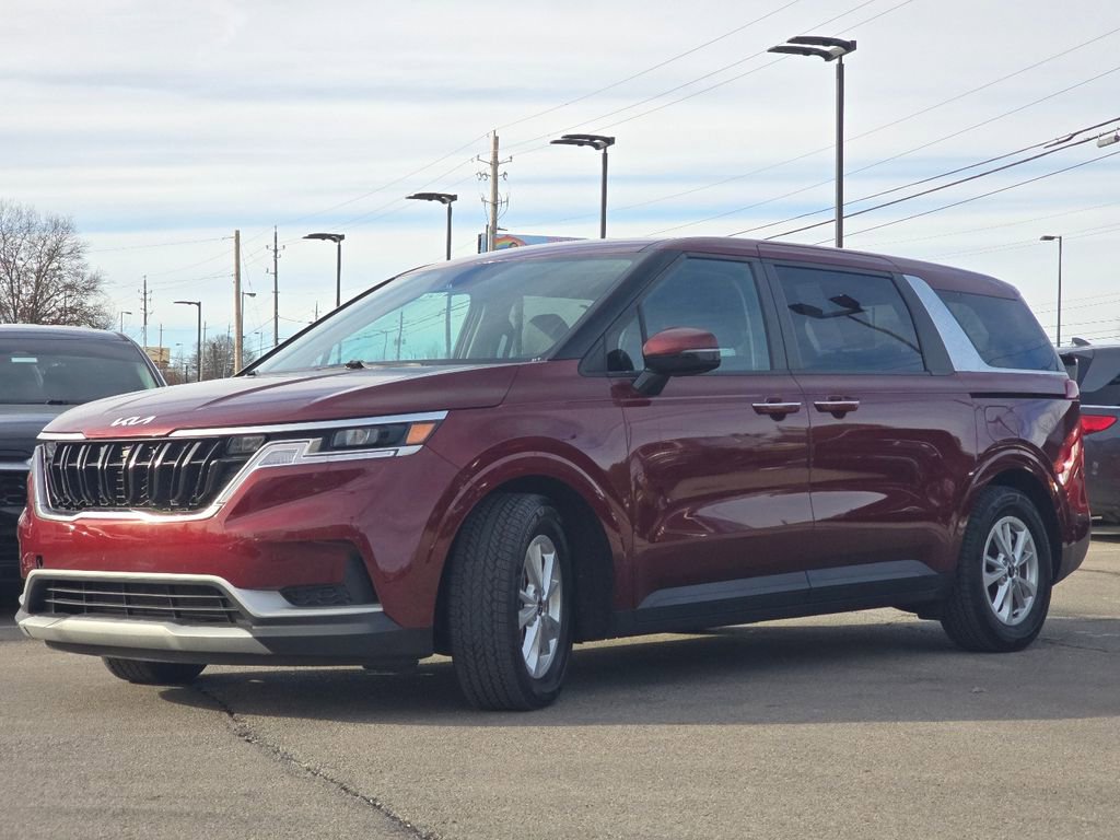 Used 2024 Kia Carnival LX image 11