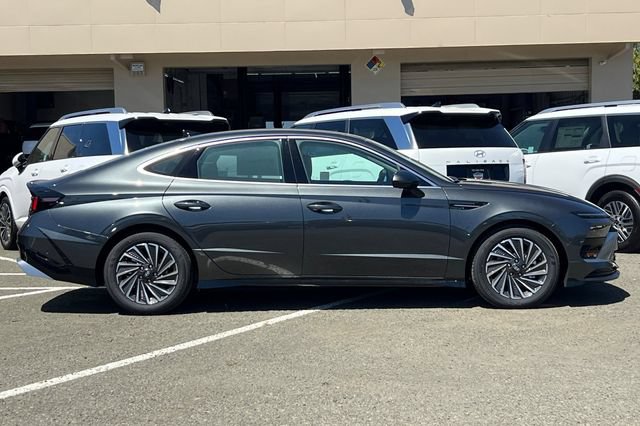 New 2026 Hyundai Sonata Limited FWD image 5