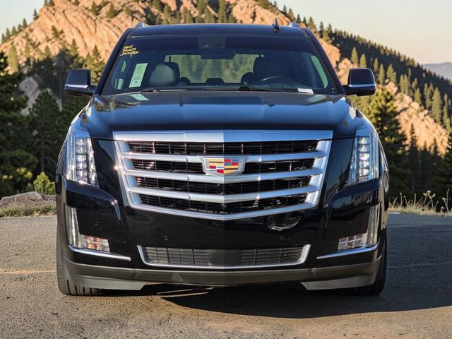 Used 2019 Cadillac Escalade Premium Luxury AWD/4WD image 3