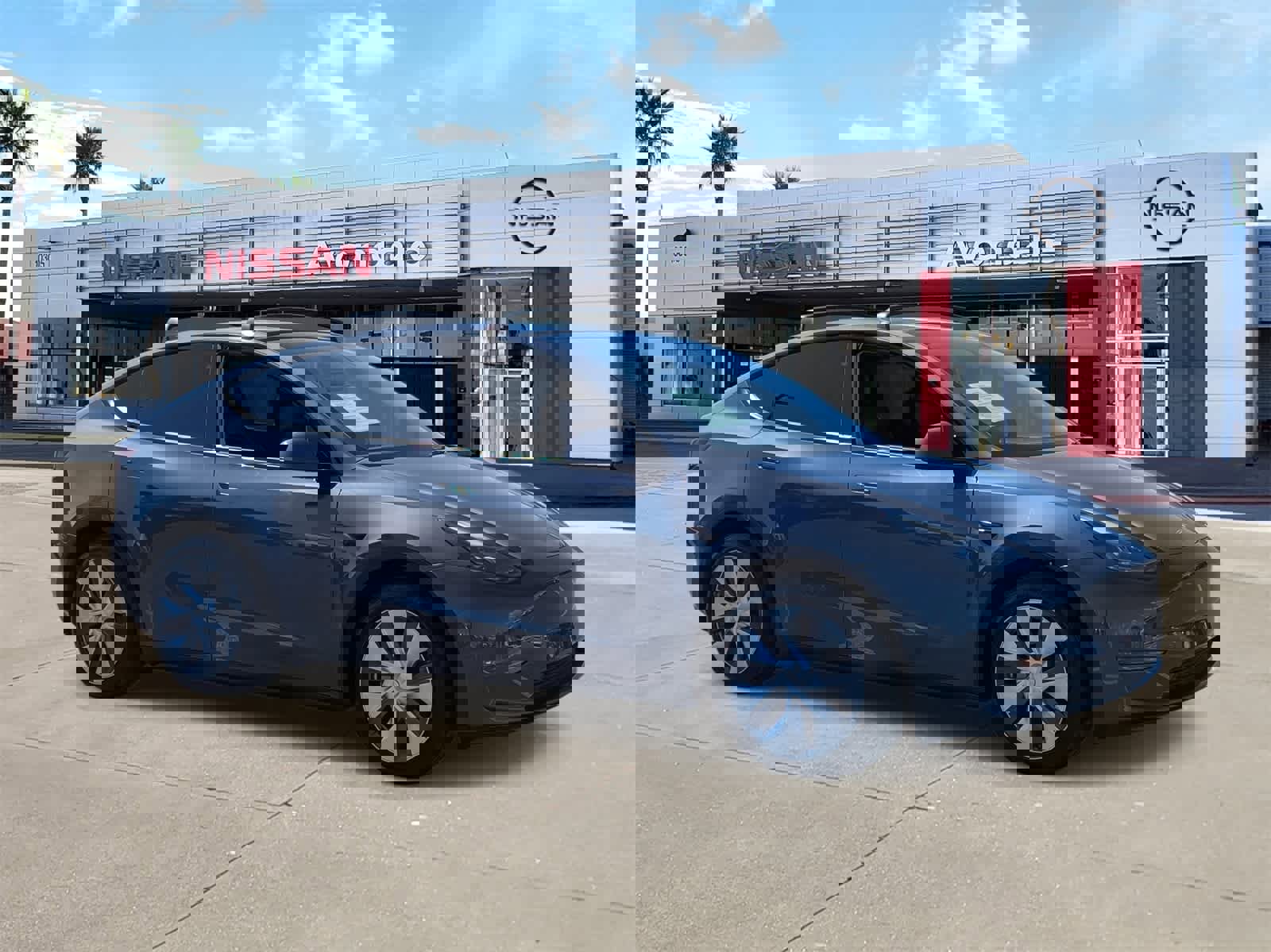 Used 2023 Tesla Model Y Long Range image 7