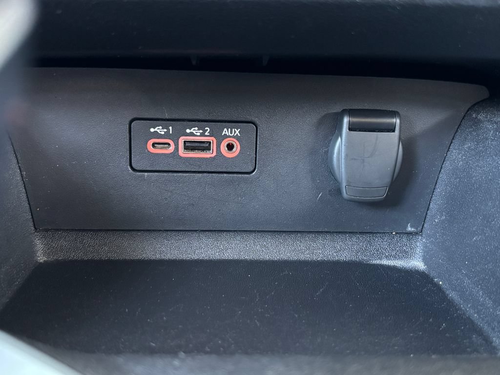 Used 2025 Nissan Altima 2.5 SV FWD image 16