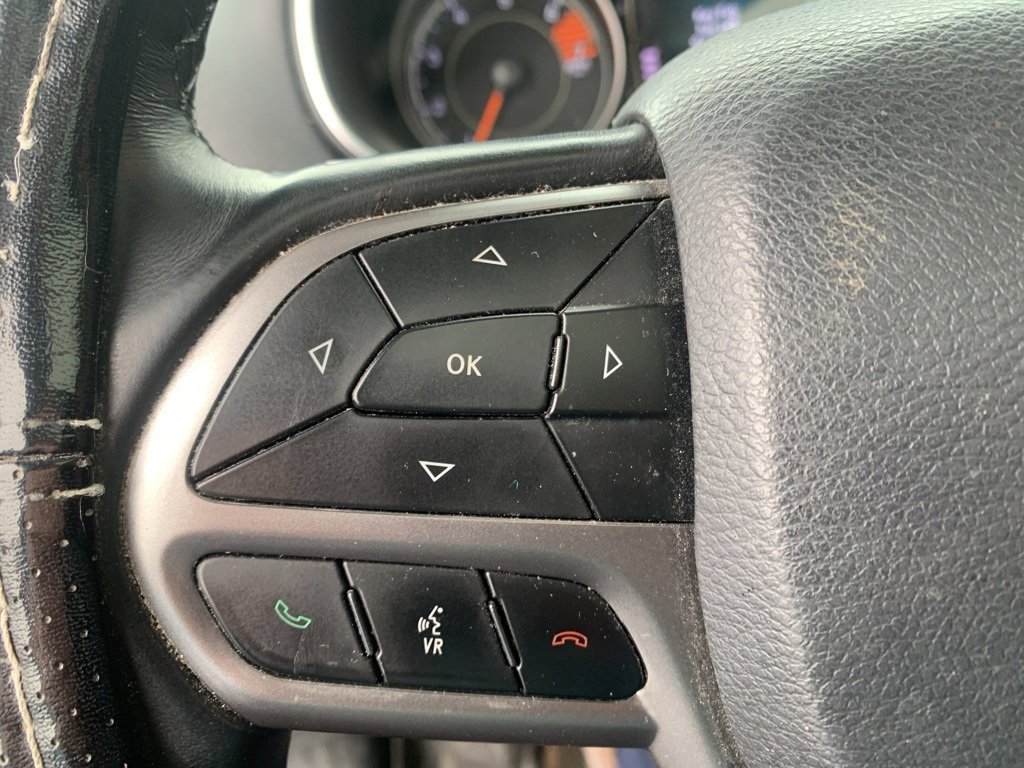 Used 2019 Jeep Cherokee Latitude Plus w/ Comfort/Convenience Group image 21